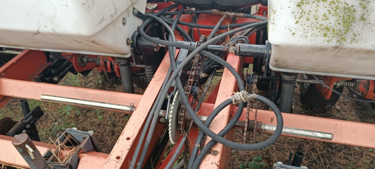 Сеялка Massey Ferguson 555 TSB
