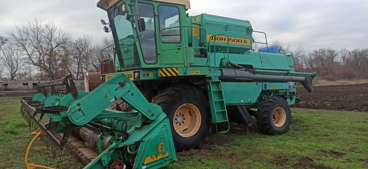 Комбайн Дон 1500Б