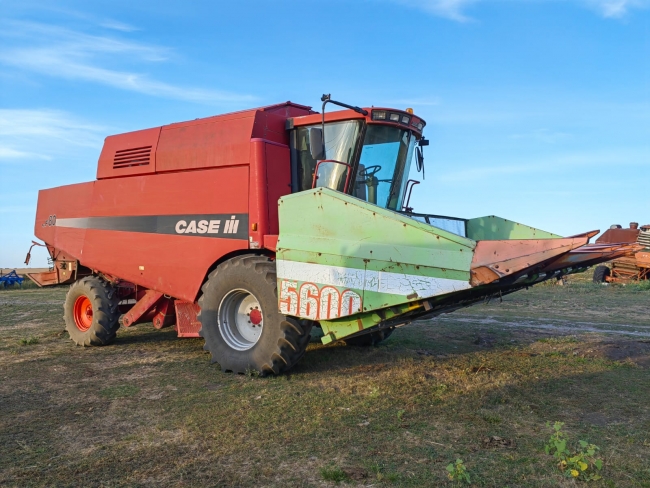 Комбайн Case CF80