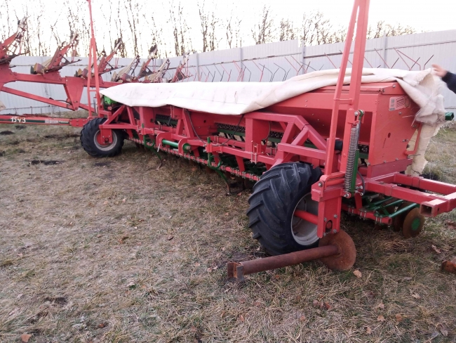 Сеялка зерновая UNIA S 052/c