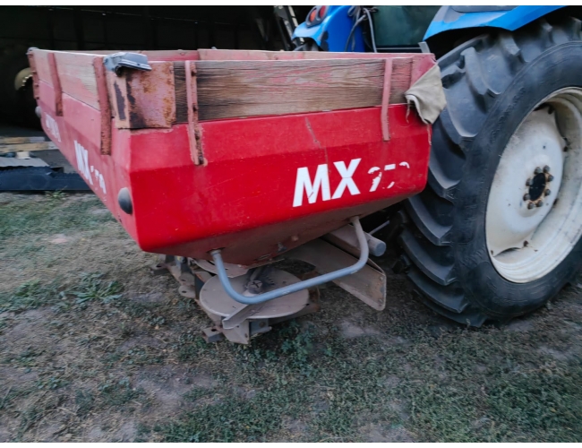 Разбрасыватель удобрений UNIA MX950
