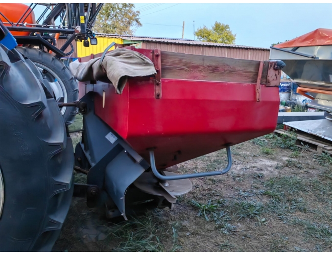 Разбрасыватель удобрений UNIA MX950